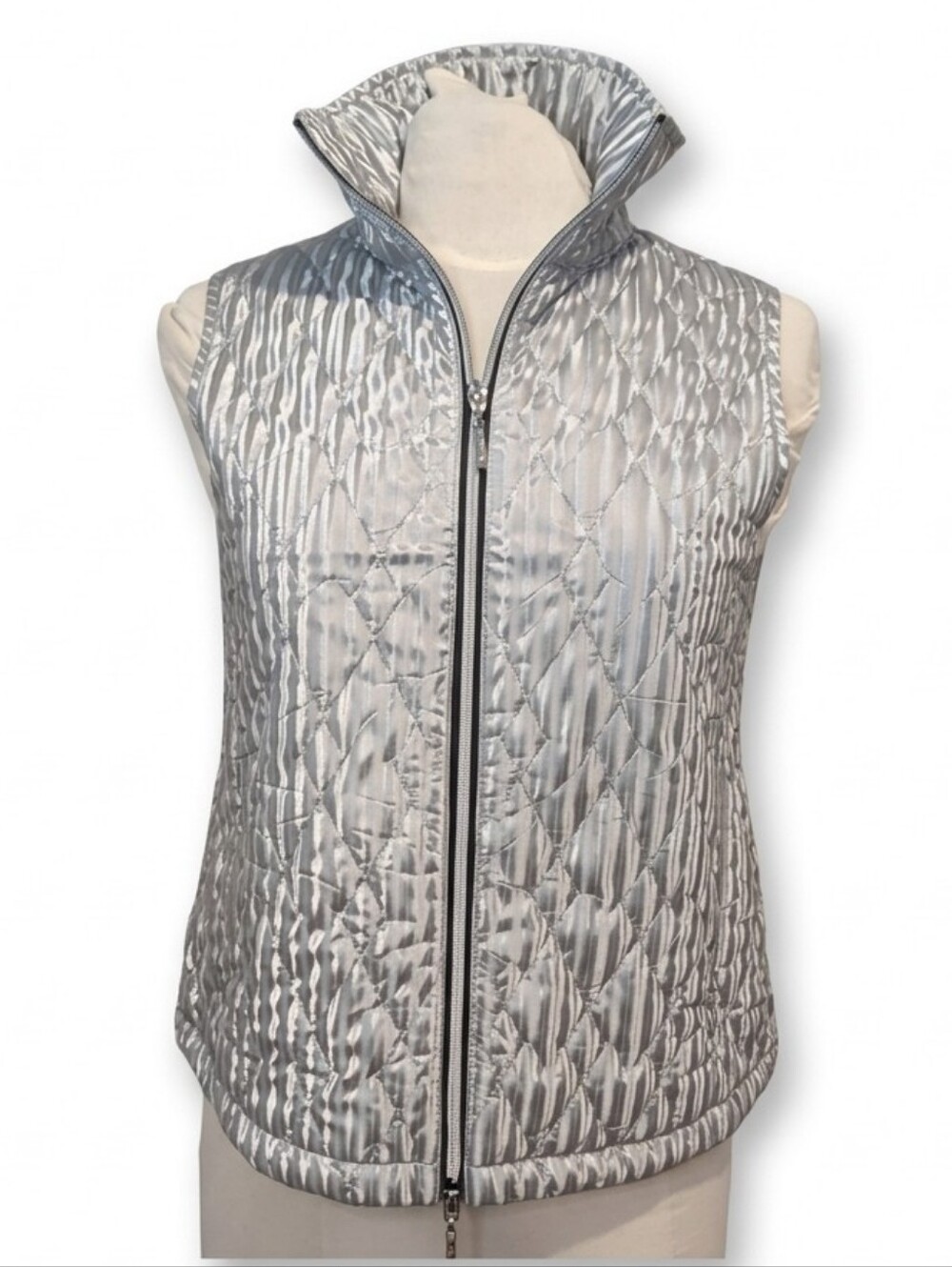 NWT Lyse Spenard Quilted Metallic Silver Sleeveless Vest Size XS